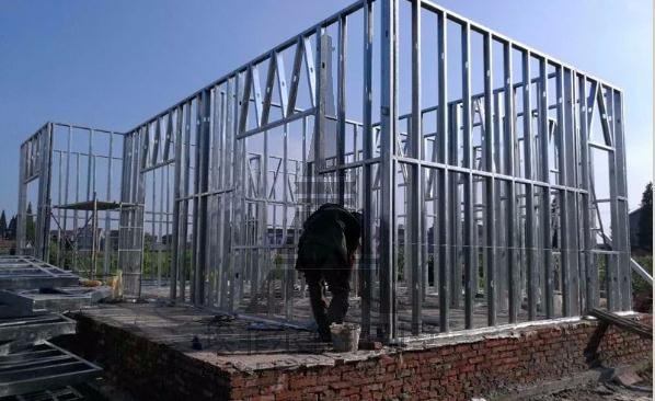 98平米造價(jià)19萬(wàn)輕鋼別墅項(xiàng)目案例龍骨安裝