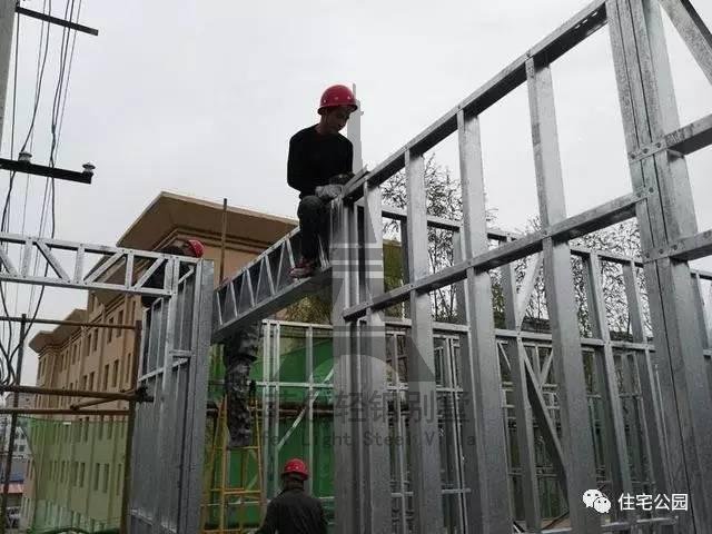 現(xiàn)在大力發(fā)展的輕鋼別墅，到底適不適合農村？