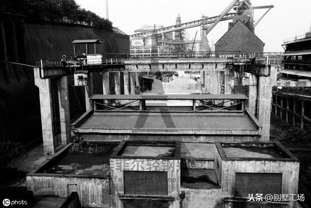 自建重鋼結(jié)構(gòu)別墅造價(jià)及房屋建造流程，與輕鋼別墅原來(lái)差別超大